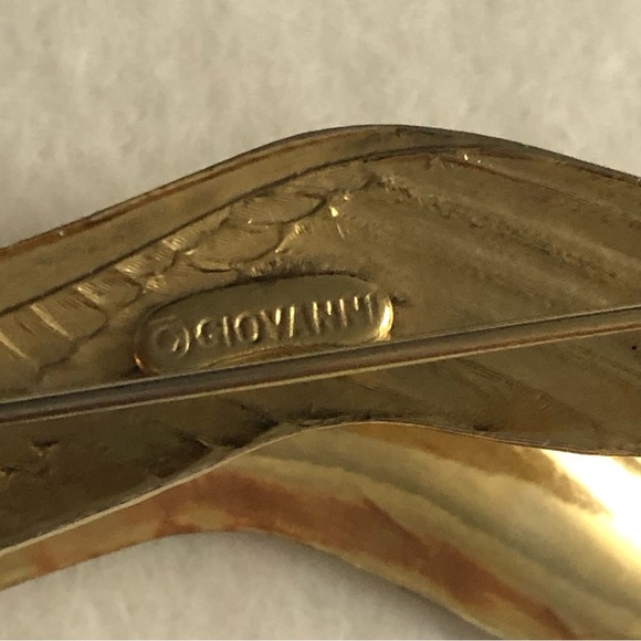 Signed Giovanni Vintage Gold Tone Brooch- Bird | Seagull - Picture 3 of 4